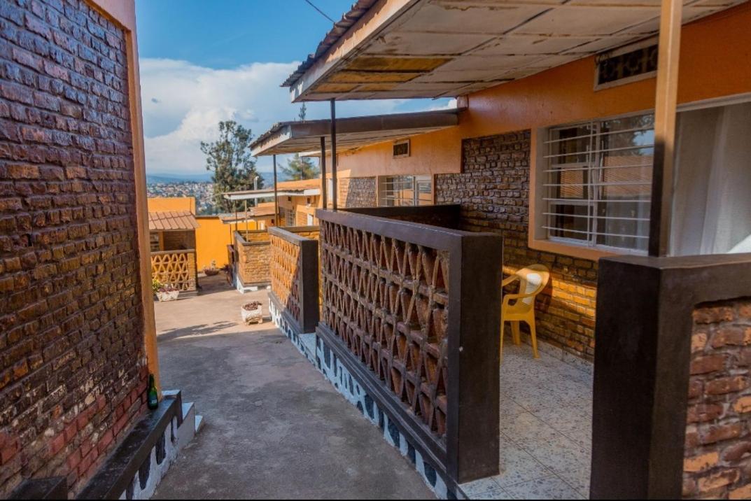 Auberge La Caverne Kigali Exterior foto